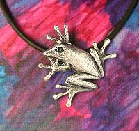 Frog as pendant in silver