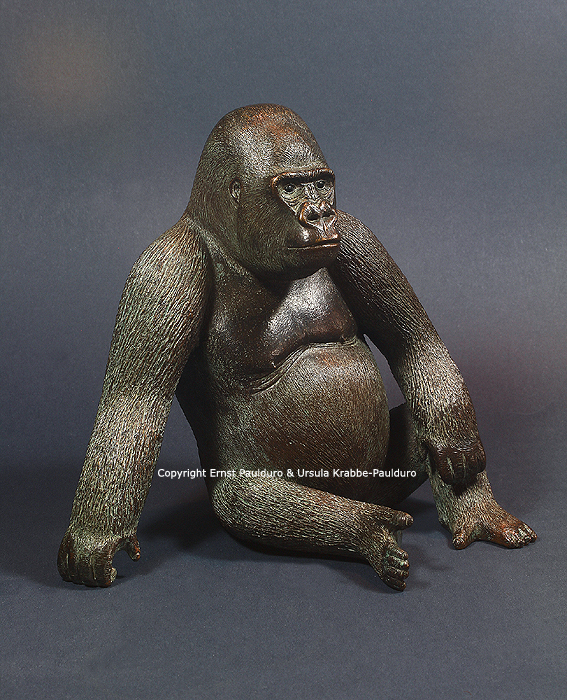 Gorilla in Bronze von Ernst Paulduro und Ursula Krabbe-Paulduro